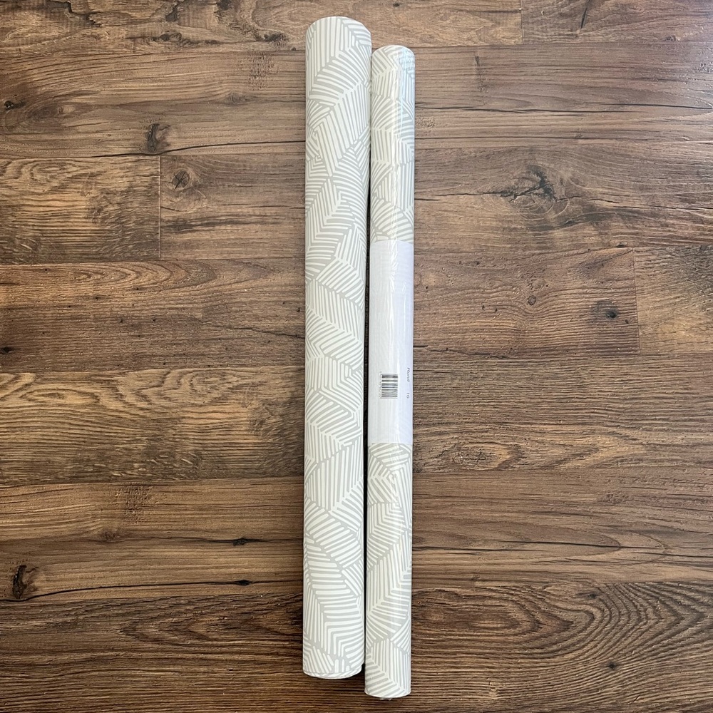 NWT SCHUMACHER Wallpaper 5007531 Abstract Leaf Dove 1 Double Roll + 20 Feet